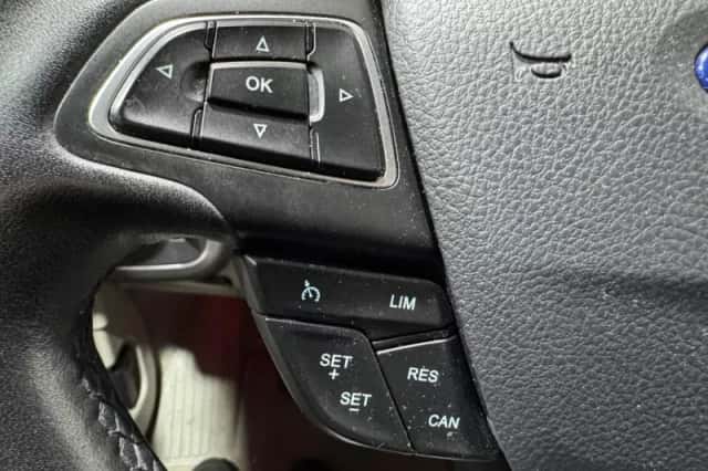 Ford C-Max (2015) thumbnail 15