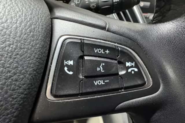 Ford C-Max (2015) thumbnail 21