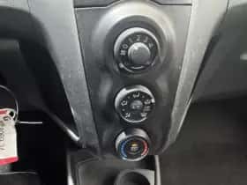 Toyota Yaris thumbnail 15