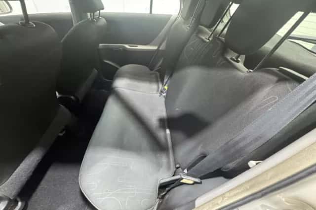 Toyota Yaris (2011) thumbnail 20
