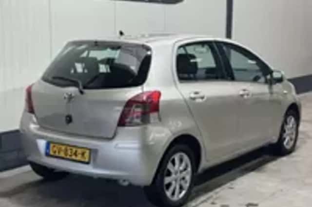 Toyota Yaris (2011) thumbnail 27