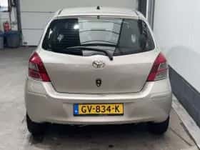 Toyota Yaris thumbnail 6
