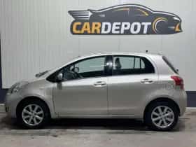 Toyota Yaris thumbnail 8