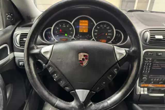 Porsche Cayenne (2004) thumbnail 11