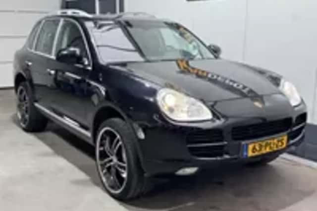Porsche Cayenne (2004) thumbnail 30