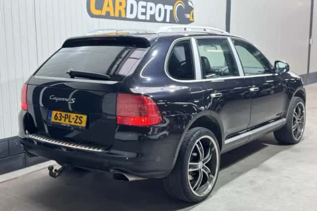 Porsche Cayenne (2004) thumbnail 5