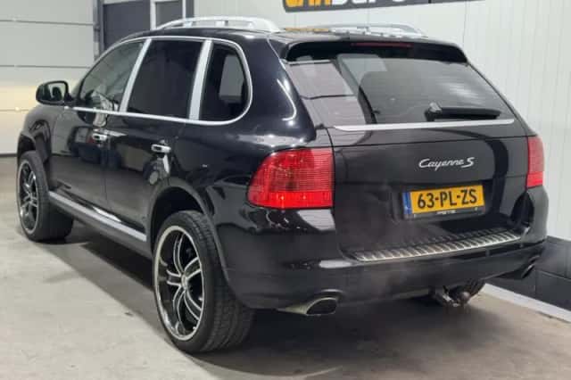 Porsche Cayenne (2004) thumbnail 7