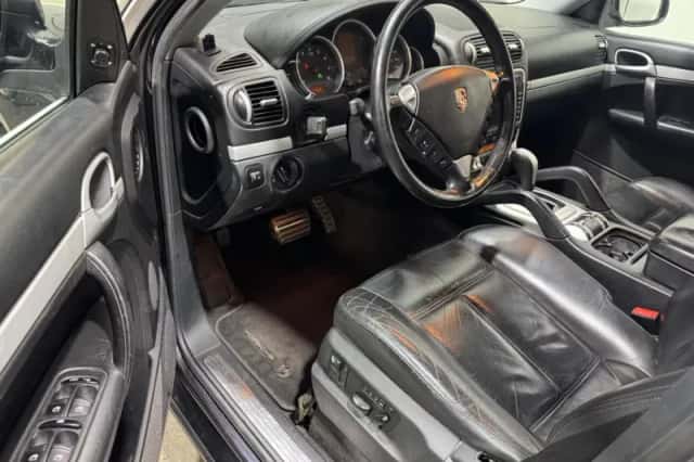 Porsche Cayenne (2004) thumbnail 10