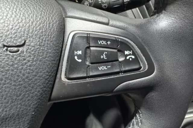 Ford C-Max (2015) thumbnail 19