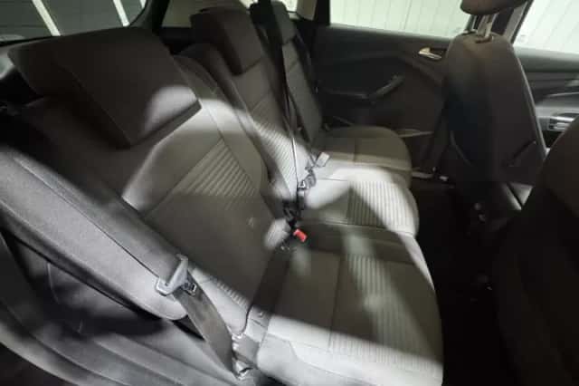 Ford C-Max (2015) thumbnail 24