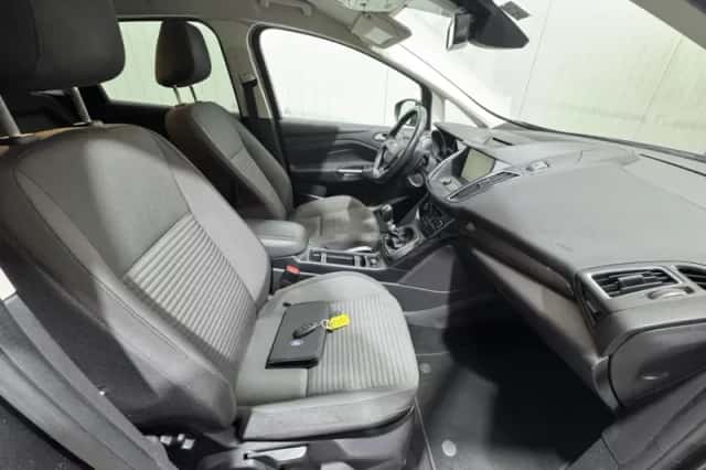 Ford C-Max (2015) thumbnail 25