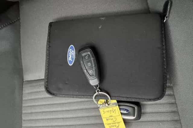 Ford C-Max (2015) thumbnail 28
