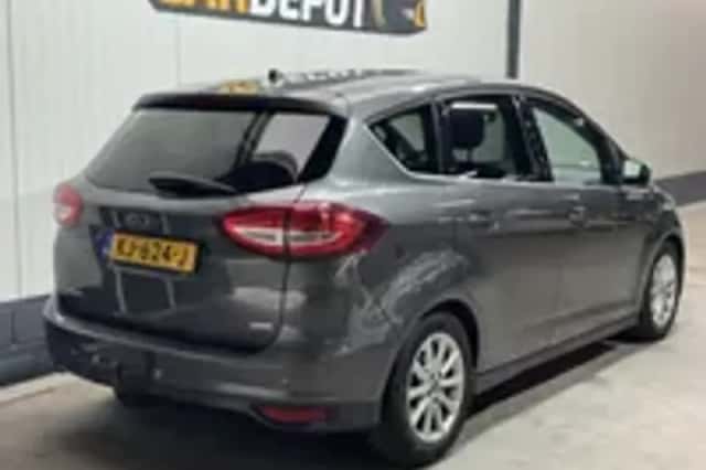 Ford C-Max (2015) thumbnail 33