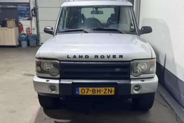 Land Rover Discovery (2003) thumbnail 2