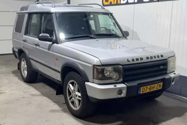 Land Rover Discovery (2003) thumbnail 3