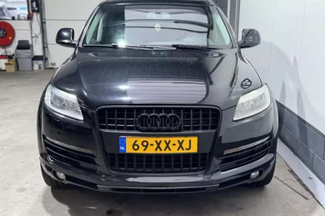 Audi Q7 (2007) thumbnail 2