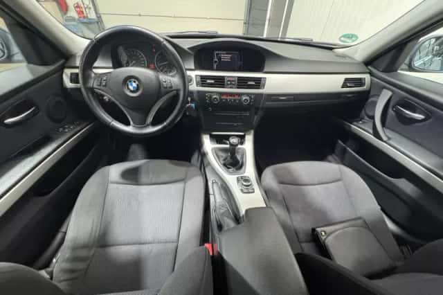 BMW 3-Serie (2010) thumbnail 11