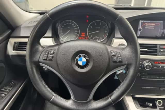 BMW 3-Serie (2010) thumbnail 12