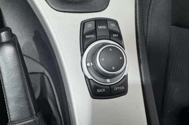 BMW 3-Serie (2010) thumbnail 13