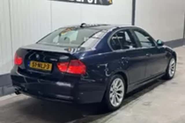BMW 3-Serie (2010) thumbnail 33