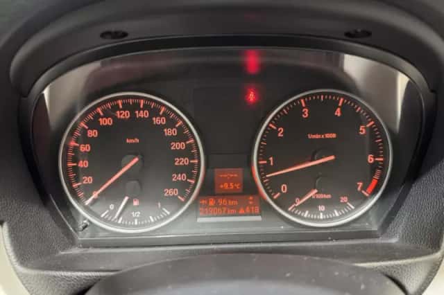 BMW 3-Serie (2011) thumbnail 15
