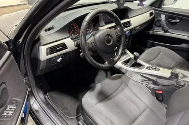BMW 3-Serie (2011) thumbnail 9