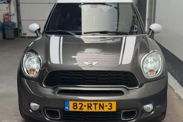 MINI Countryman (2011) thumbnail 2