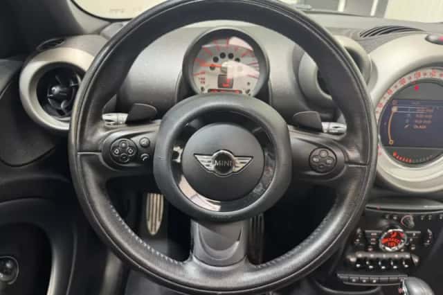 MINI Countryman (2011) thumbnail 11