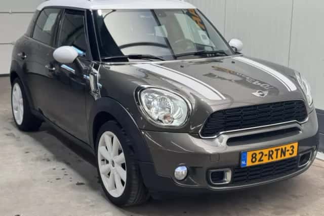 MINI Countryman (2011) thumbnail 3