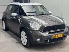 MINI Countryman (2011) thumbnail 3
