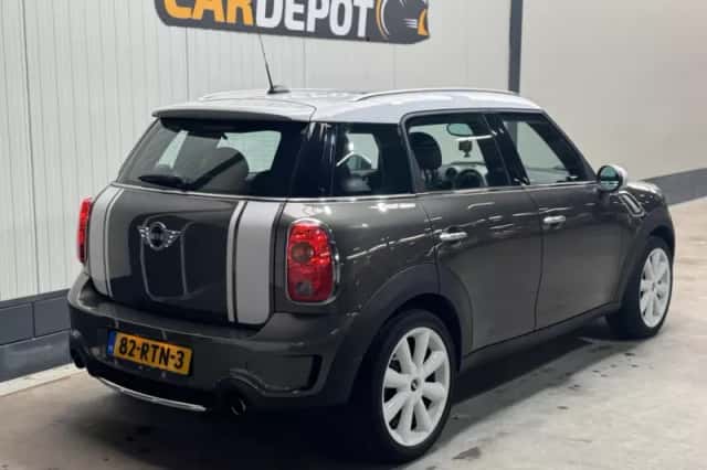 MINI Countryman (2011) thumbnail 5