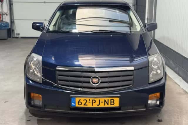 Cadillac CTS (2004) thumbnail 2