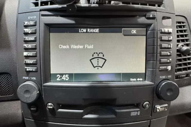 Cadillac CTS (2004) thumbnail 16