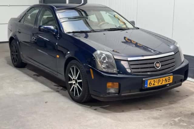 Cadillac CTS (2004) thumbnail 3