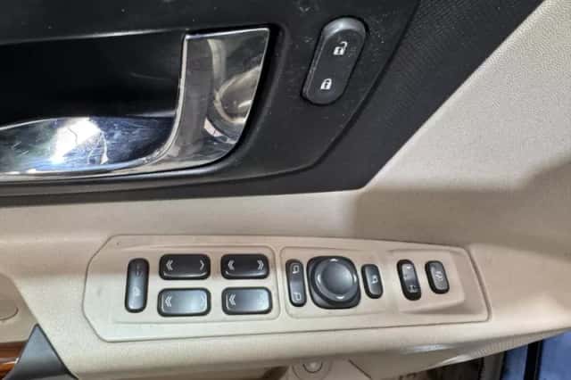 Cadillac CTS (2004) thumbnail 21