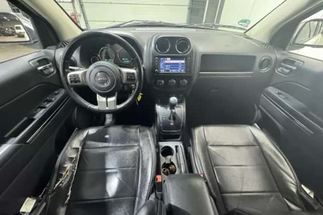 Jeep Compass (2012) thumbnail 11