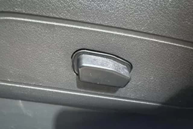 Jeep Compass (2012) thumbnail 21