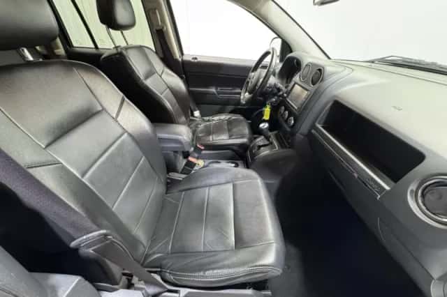 Jeep Compass (2012) thumbnail 25