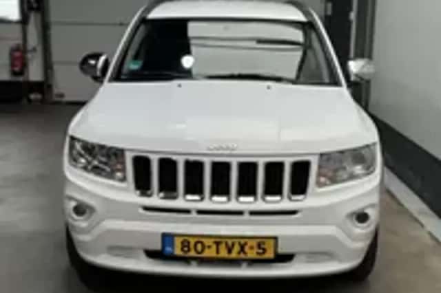 Jeep Compass (2012) thumbnail 28