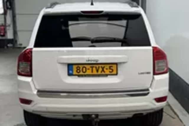 Jeep Compass (2012) thumbnail 32