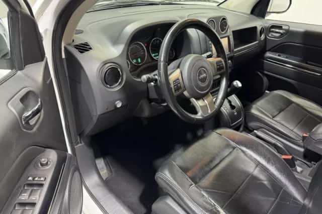 Jeep Compass (2012) thumbnail 10