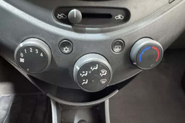 Chevrolet Spark (2012) thumbnail 16