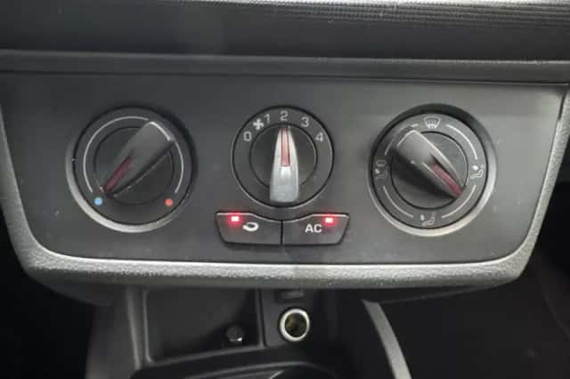 SEAT Ibiza (2011) thumbnail 16