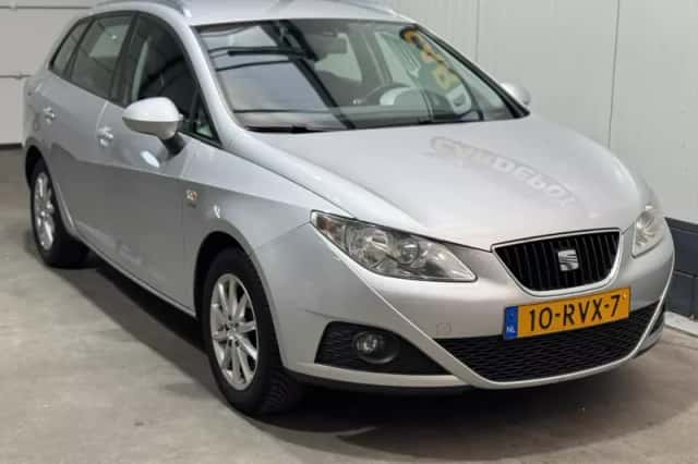 SEAT Ibiza (2011) thumbnail 3