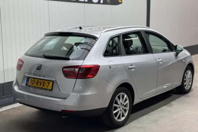 SEAT Ibiza (2011) thumbnail 5