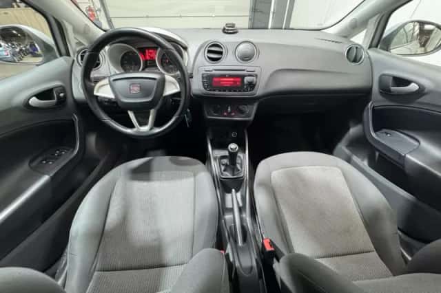 SEAT Ibiza (2011) thumbnail 10
