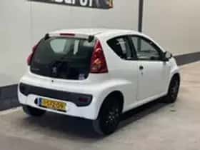 Peugeot 107 (2013) thumbnail 25
