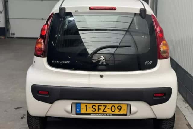 Peugeot 107 (2013) thumbnail 6