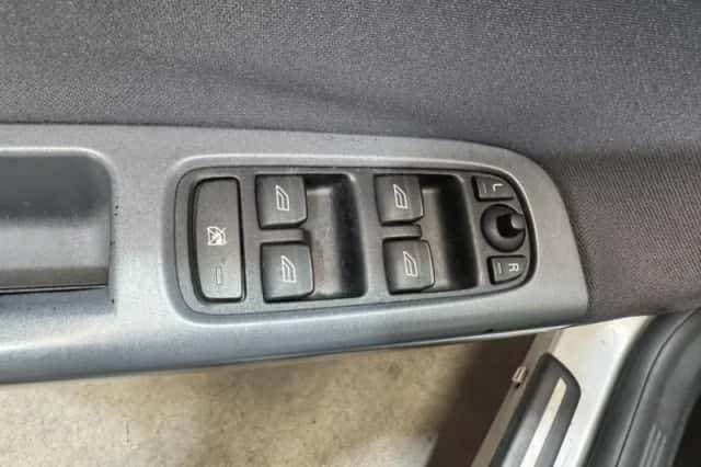 Volvo V50 (2004) thumbnail 24