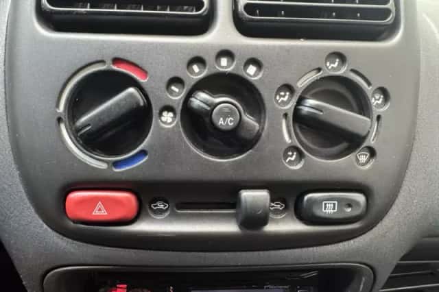 Suzuki Ignis (2004) thumbnail 15